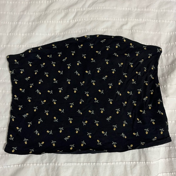 American Eagle Black floral print Tube top. Size: L - Picture 1 of 2